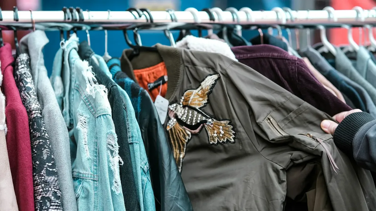 Custom Windbreaker Manufacturer planning and sourcing reference