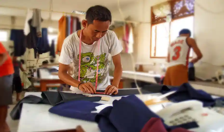 Custom Clothing Manufacturers For Startups